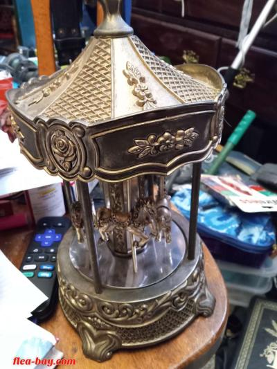 1970's carousel music box - Thumbnail 4