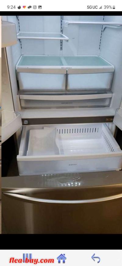 22 Cu. Ft. Large Capacity 30" Wide 3-Door French Door Refrig - Thumbnail 3