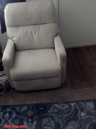 Recliner Chair - Thumbnail 3