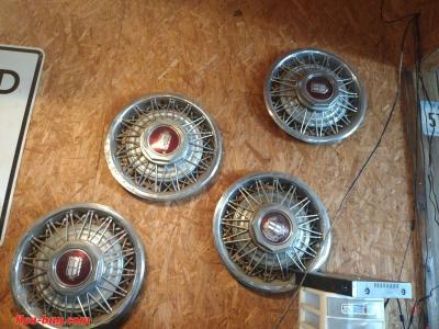 wheel Covers - Vanderbilt, Texas