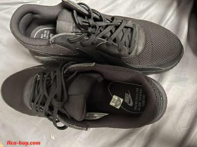 Name brand shoes and handbag - Thumbnail 2