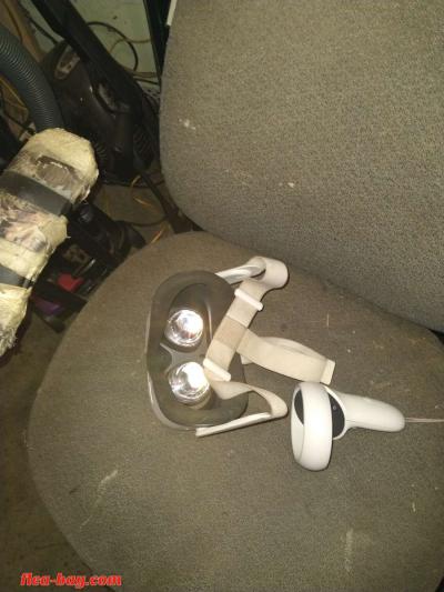 oculus virtual reality headset with one controller - Thumbnail 2