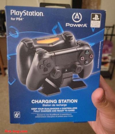 PlayStation 4 - Thumbnail 3