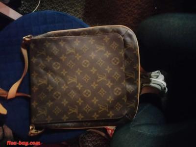 Louis Vuitton messenger bag - Cleburne, Texas
