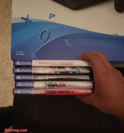 PlayStation 4 - Thumbnail 4