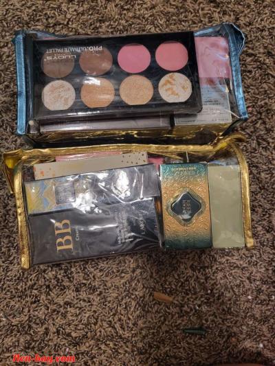 make up bag - Thumbnail 3