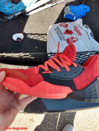 James harden vol 4 shoe's red and black Brand new - Thumbnail 2
