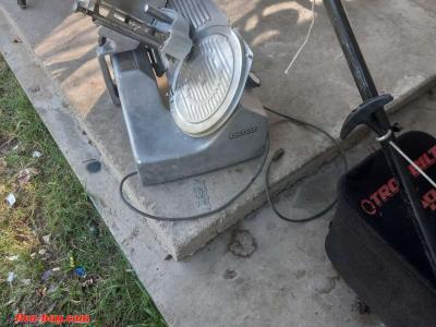 👀Hobart Meat Slicer Model 512.👀 - Thumbnail 2