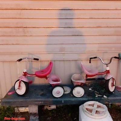 2 kids bicycles and 2 tricycle - Thumbnail 2