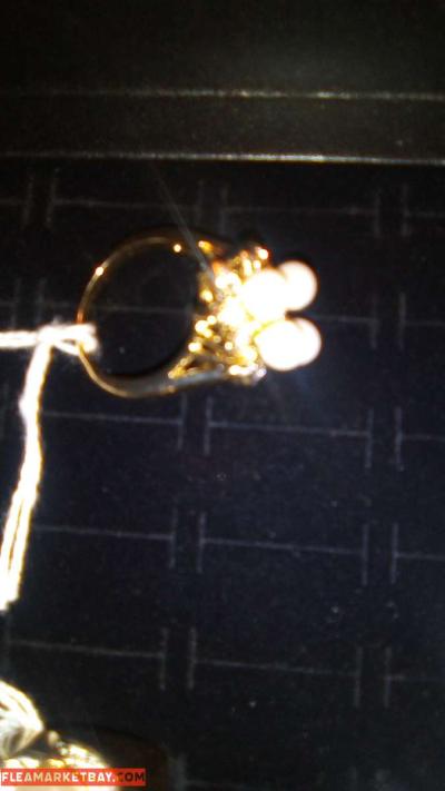 More close up shots of Women's Pearl Ring - Thumbnail 2