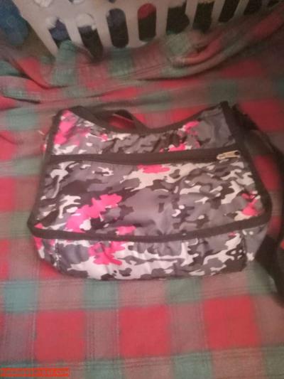 women's pink Camo pocketbook