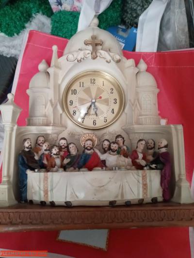 Last Supper Giants statue with clock