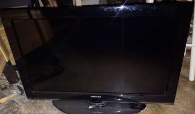 Toshiba 40in t.v. - Thumbnail 3
