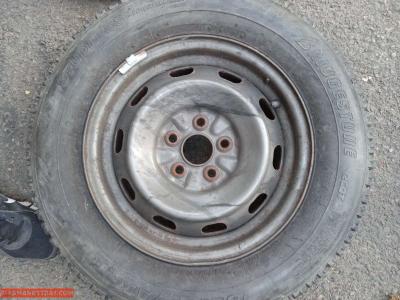 Really nice Tire with excellent tread 185 70 R14 - Thumbnail 2