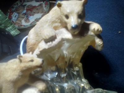 VTG Hamilton Collection ICY RESCUE collectible figurine - Thumbnail 4