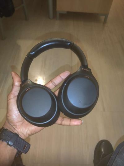 Sony WH-1000XM4 Bluetooth headphones - Thumbnail 3