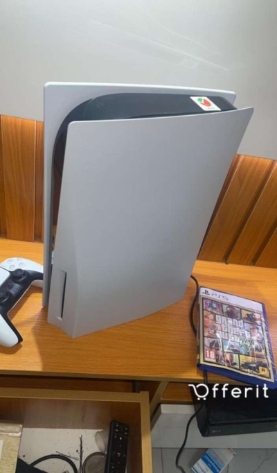 PS 5 with disck - Thumbnail 4