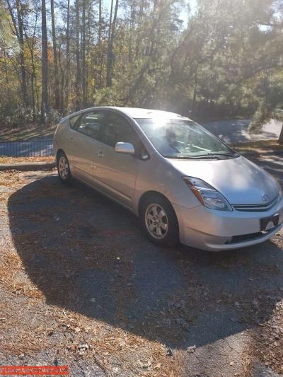 Toyota Prius - Thumbnail 2