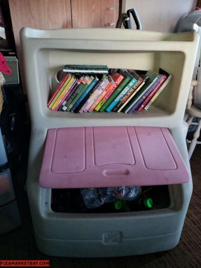 ToyBox w/built-in Book Shelf - Thumbnail 2
