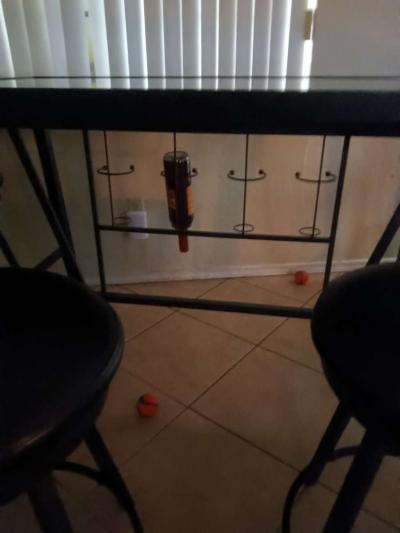 dinning table with 4 chairs - Thumbnail 3