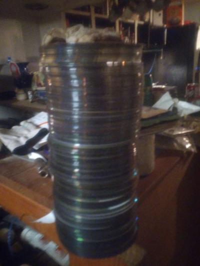 200 dvds - Thumbnail 3