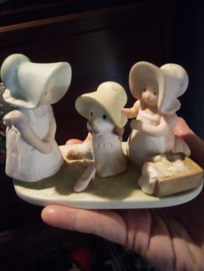 Home Interiors Circle of Friends Figurines and Christmas Pla - Thumbnail 3