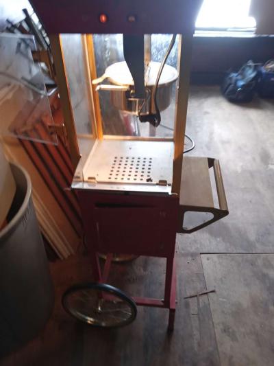 popcorn maker been used 3 or for times works excellent