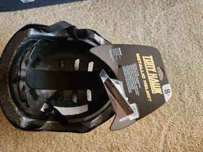 casco y patineta - Thumbnail 3