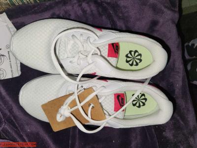 Nike - Women's Nike Tanjun - Thumbnail 2