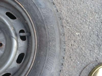 Really nice Tire with excellent tread 185 70 R14 - Thumbnail 3