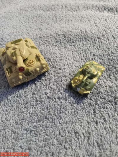 Army tanks  nice collectibles  get both for 9 - Thumbnail 2