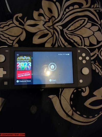 Nintendo Wii U and switch lite with games - Thumbnail 2