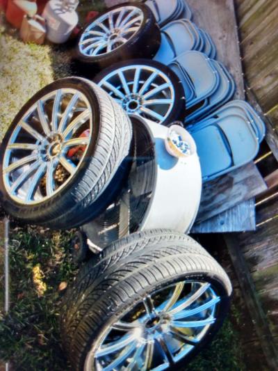 24 Kraze Rims and Tires Pick Up - Houston, Texas