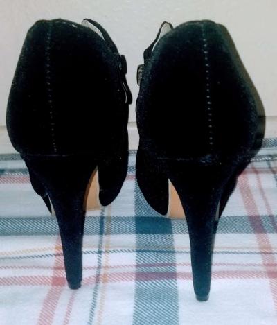 Womans 4 Inch Heels  Brand New  Black Velvet Size UK 39 US 8 - Thumbnail 3