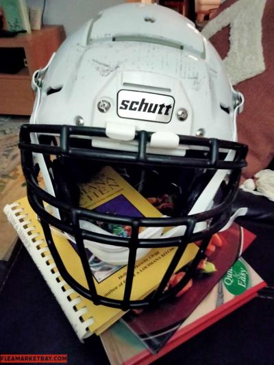 Schutt football helmet youth size M - Thumbnail 2