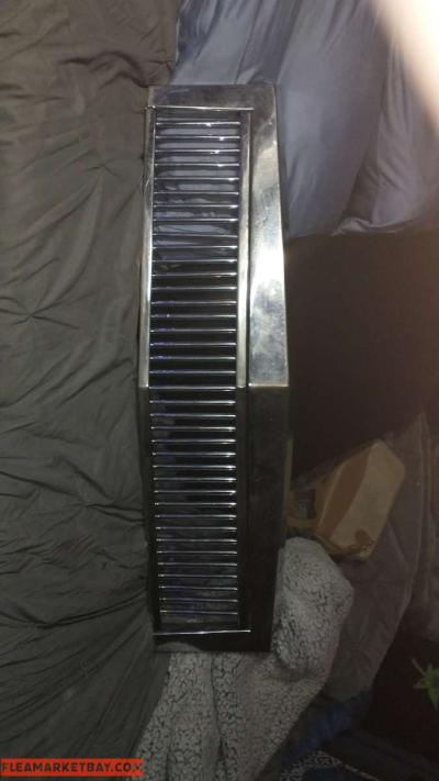 chrome grill for a car - Thumbnail 2