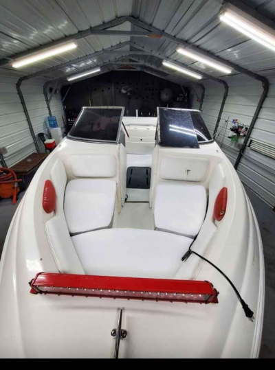 Aquatron 2001 boat - Thumbnail 3