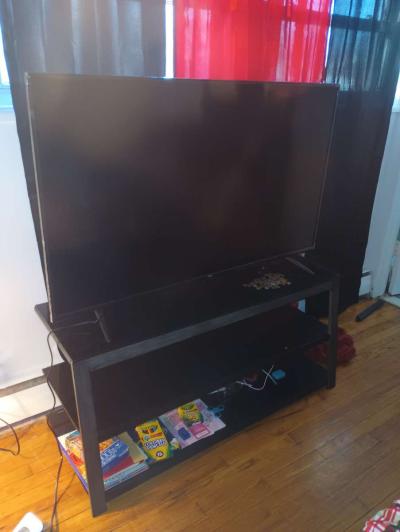 60 inch Roku TCL tv Glass TV stand - Thumbnail 3