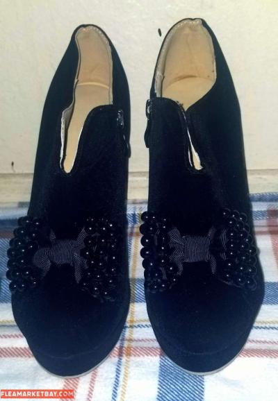 Womans 4 Inch Heels  Brand New  Black Velvet Size UK 39 US 8 - Thumbnail 2