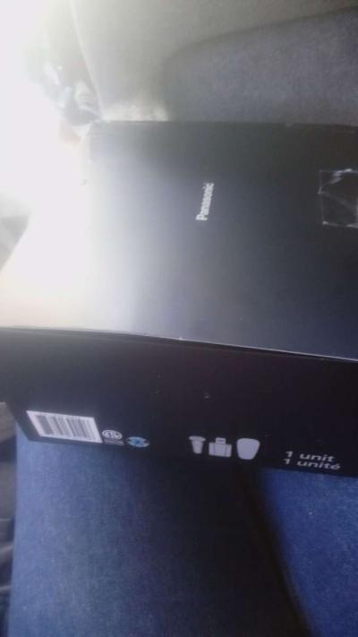 Panasonic Arc6 Shaver with self cleaning charging dock - Thumbnail 6