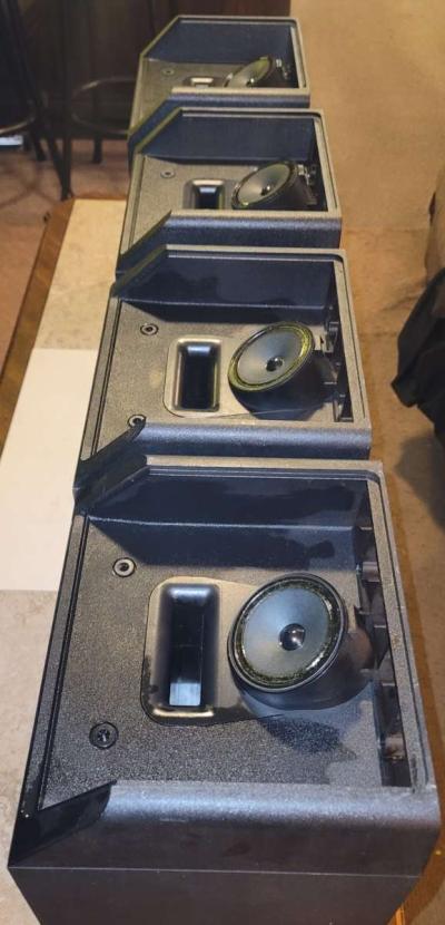 Really nice pair of Bose bookshelf speakers - Thumbnail 3