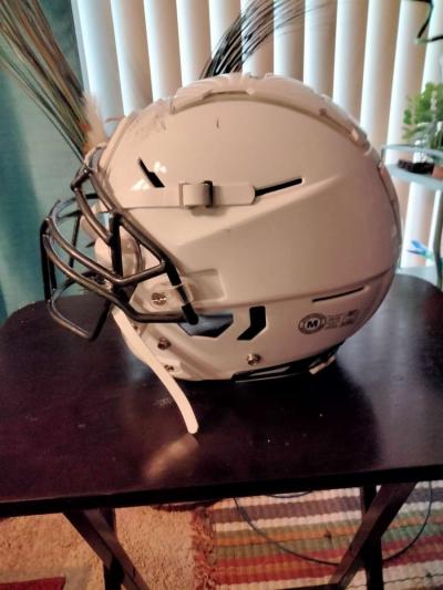 Schutt football helmet youth size M - Thumbnail 3