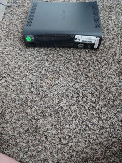 Xbox 360 - Thumbnail 3