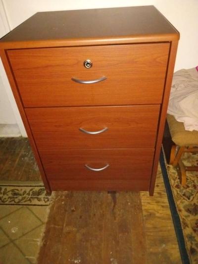 three drawer locking night stand - Valdese, North Carolina