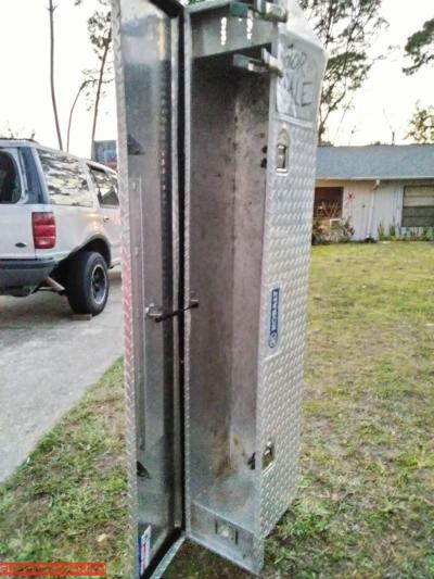 kobalt Diamond plateTruck bed toolbox - Thumbnail 2