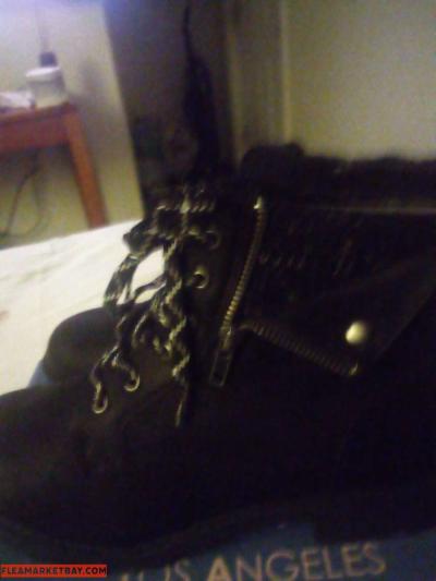 female boots - Thumbnail 2