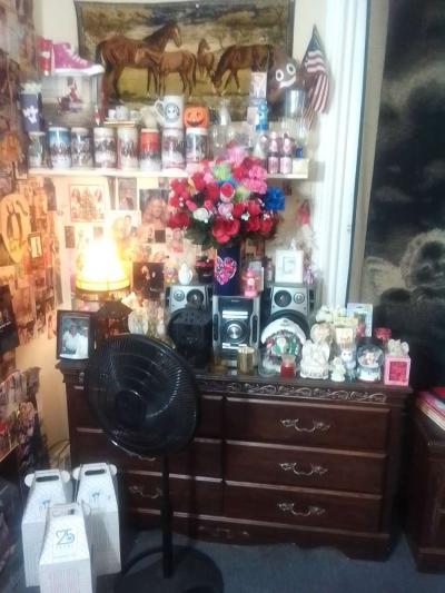 Knick knack assortment - Thumbnail 3