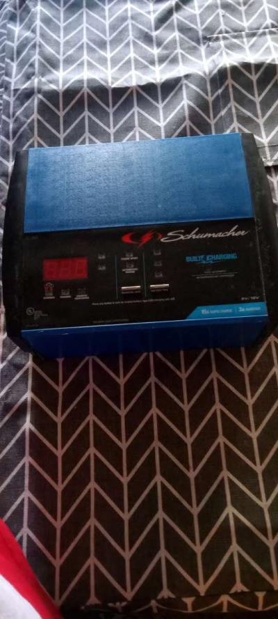 Schumacher battery maintainer and rapid charger