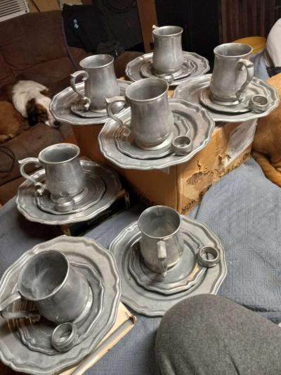vintage pewter dishes - Thumbnail 3