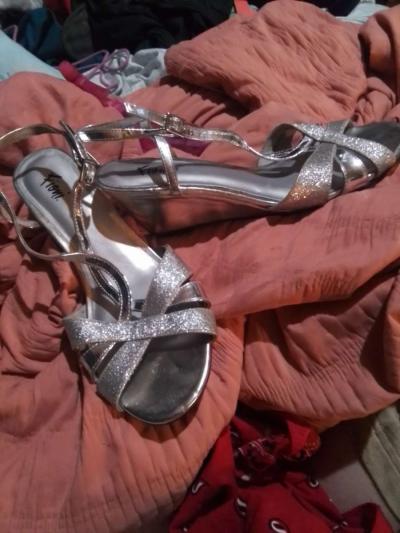 woman dress shoes with silver sparkle - Thumbnail 3